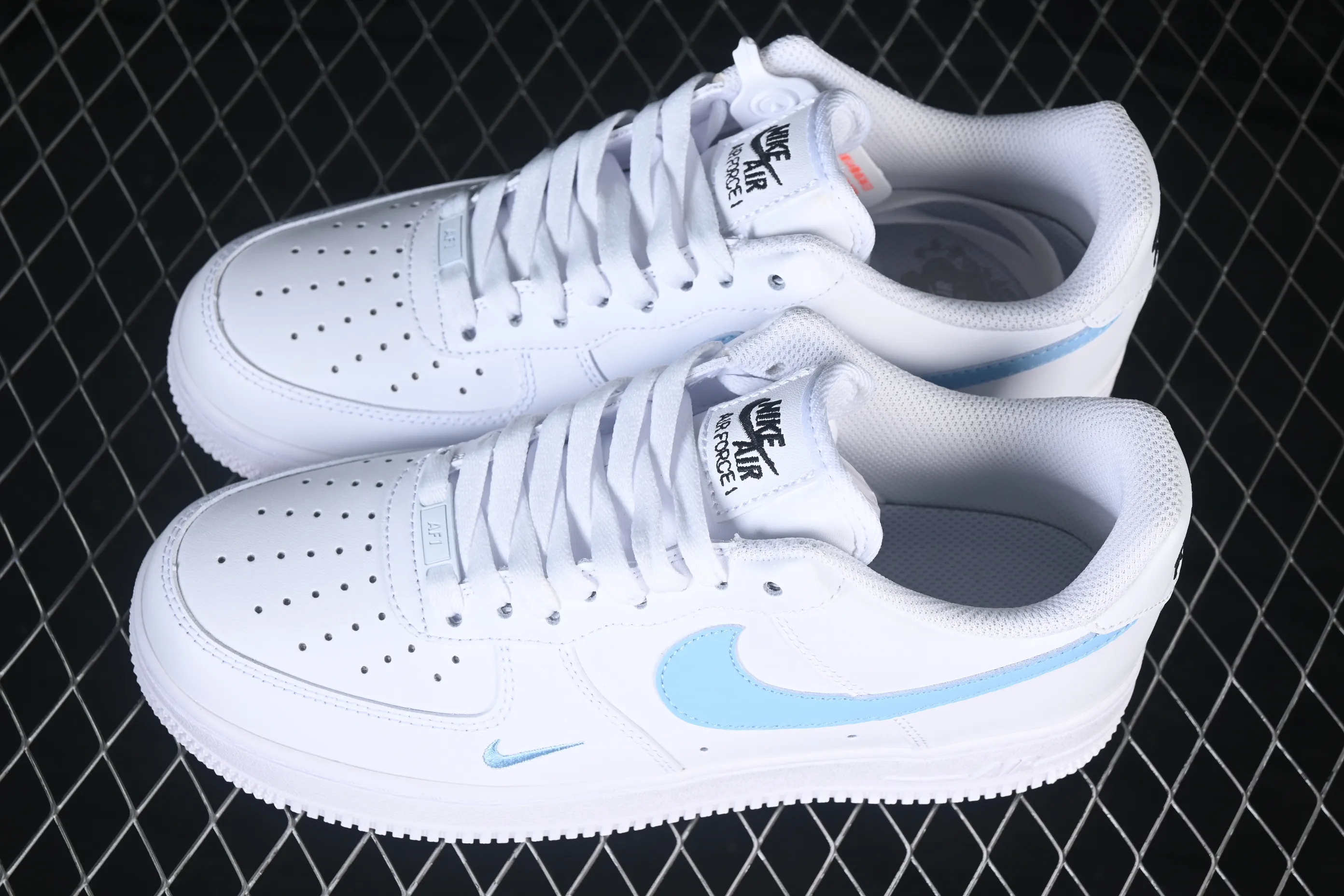All categories Nk Air Force 1 Air Force series Nk Air Force 1 Low Air Force low-top Nike Air Force 1'07 Low white blue small hook Air Force 1 low-top casual sneakers ZH0316-121